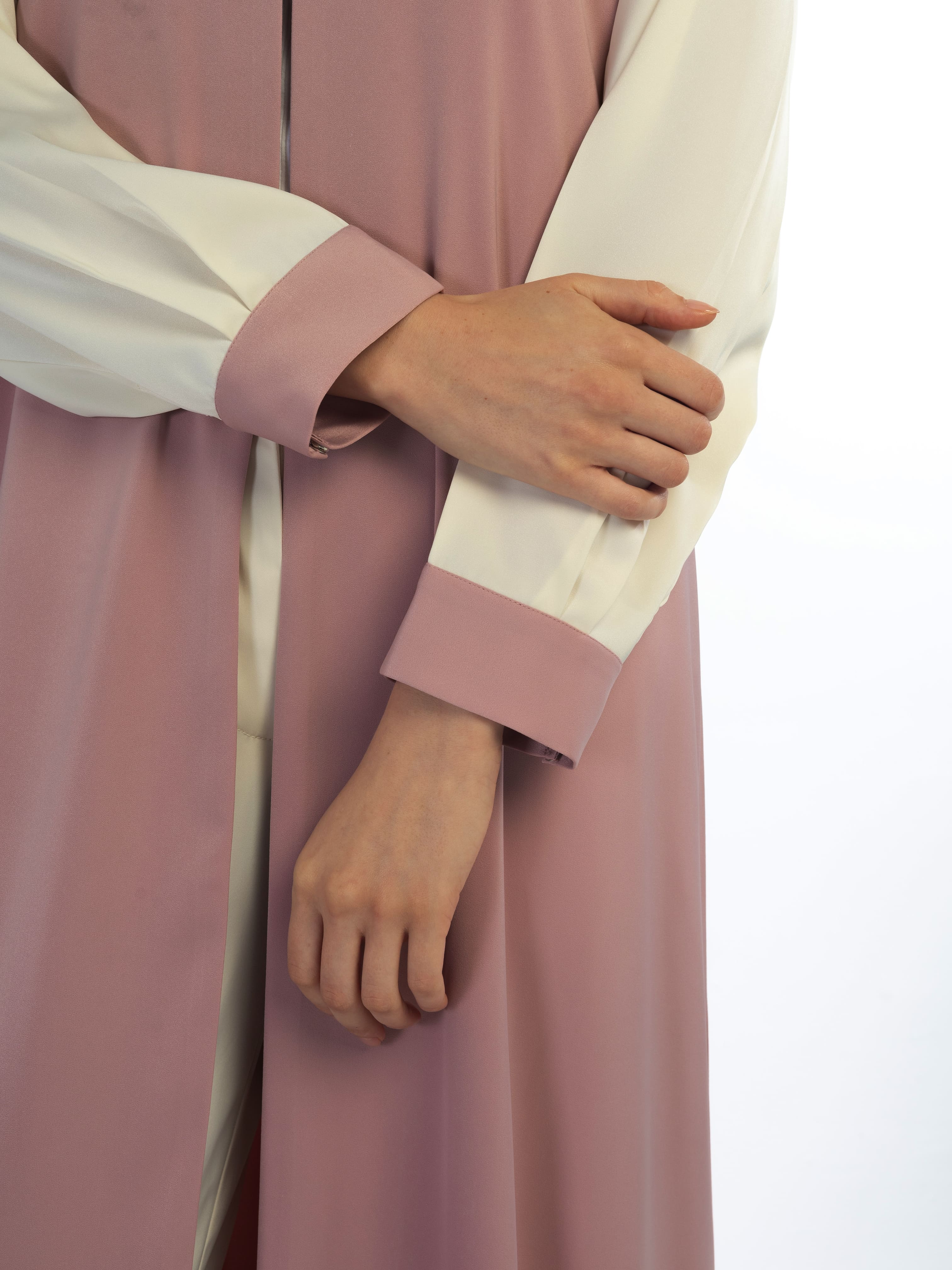 Yusraa - Baby Pink Abaya Telal Femina 